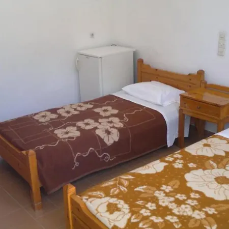 Hide Away Ipsos Apartment Room photo