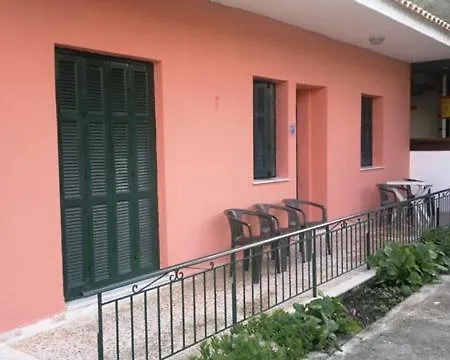 Hide Away Ipsos Apartment Exterior photo