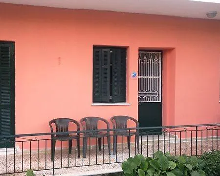 Hide Away Ipsos Apartment Exterior photo